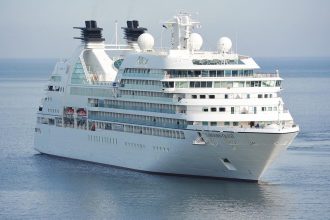 Croisière haut de gamme : conseils pour comparer tarifs et prestations avant de réserver